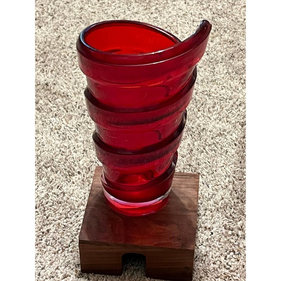 Vintage Spiral Art Glass Vase Red Swirl Design 8.75'' HEAVY - Picture 1 of 5